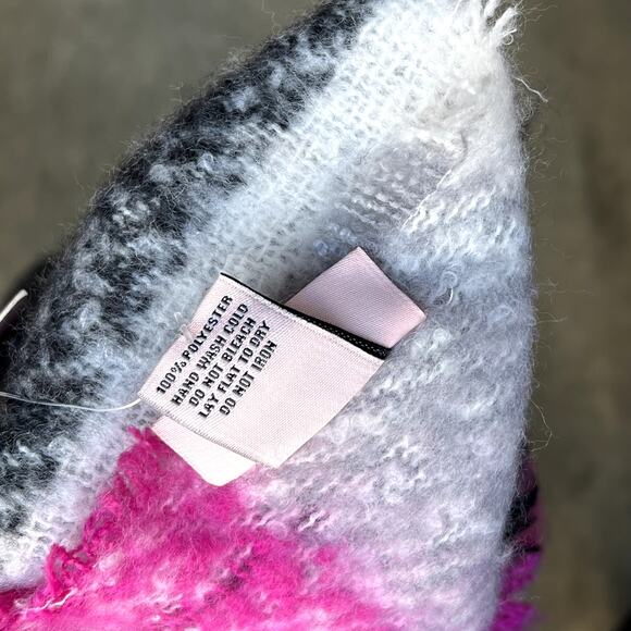 NWT Juicy Couture Oversized plaid scarf, pink, black, white, fringe, soft, OS - Picture 8 of 8